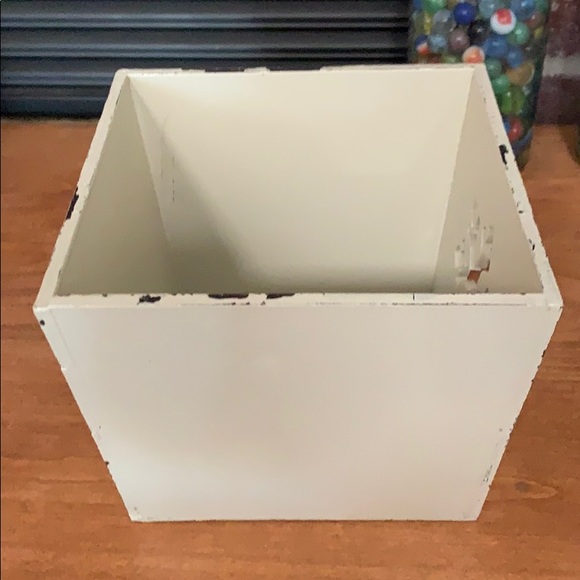 8”x8” Farmhouse wooden tote with snowflake cutout - Picture 4 of 6